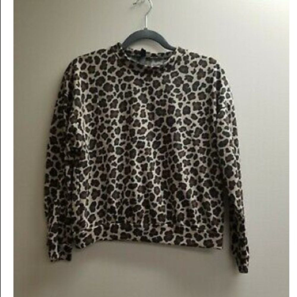 ALYA Lightweight Long-Sleeve leopard Sweatshirt - Picture 2 of 6